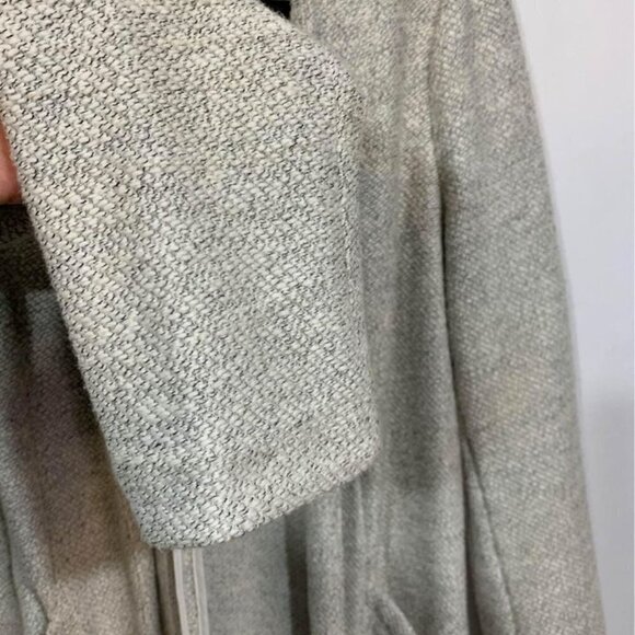 Dynamite woman’s neutral cardigan coat. Poly/spandex blend. Size small. Pockets. - Picture 5 of 10